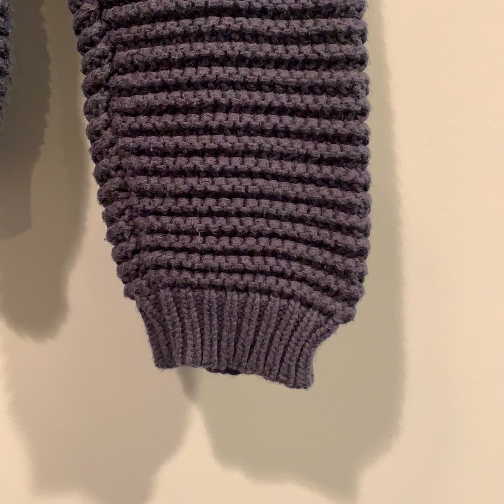 Sweater - Picture 4 of 7